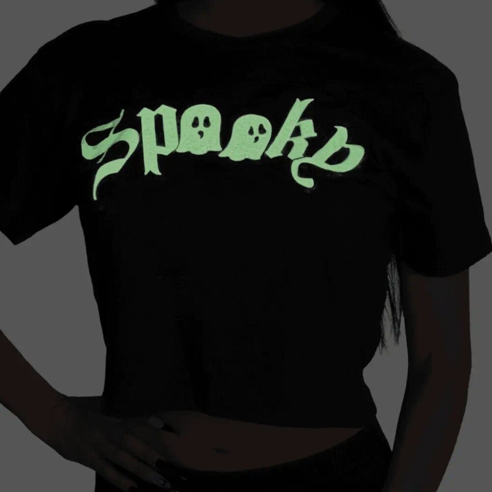 Spooky Ghost Glow in Dark Black Loose Fit Crop Top Tee S-M-L-XL-2XL-3XL NWT - Picture 2 of 4
